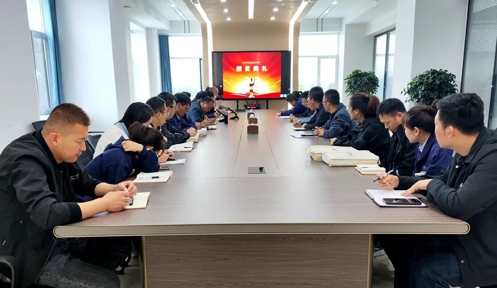 甘肅前進(jìn)集團(tuán)傳祁甘味乳業(yè)召開(kāi)食品質(zhì)量安全月活動(dòng)總結(jié)大會(huì)