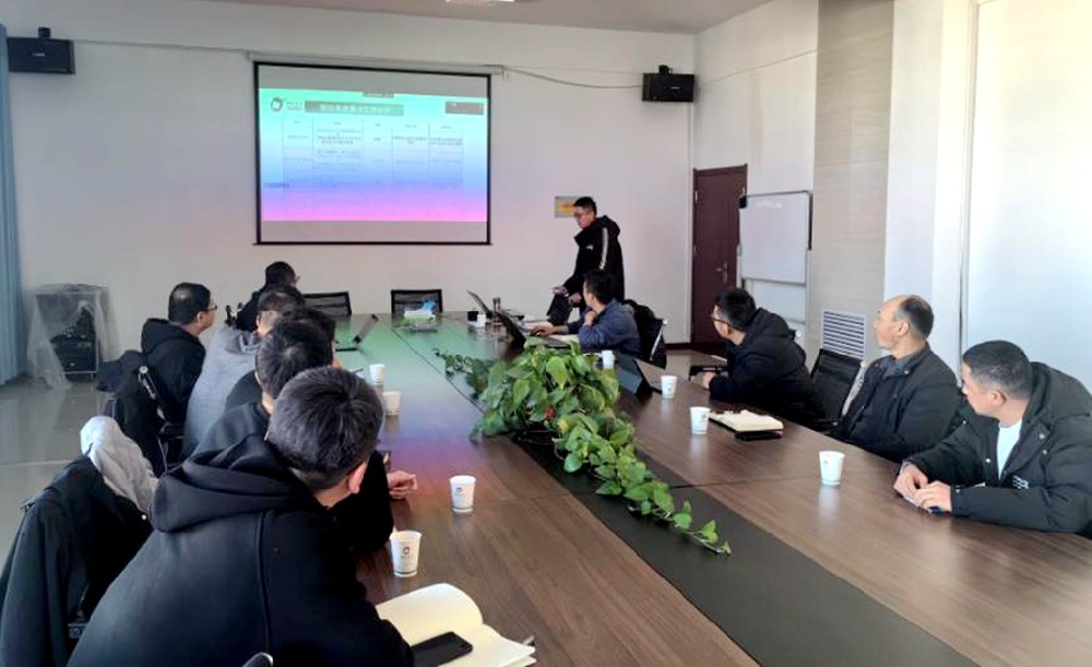 甘肅前進(jìn)牧業(yè)繁育保健中心召開繁育部門階段性工作總結(jié)匯報會