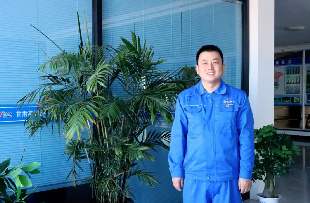 以實干之筆，繪就奮進畫卷