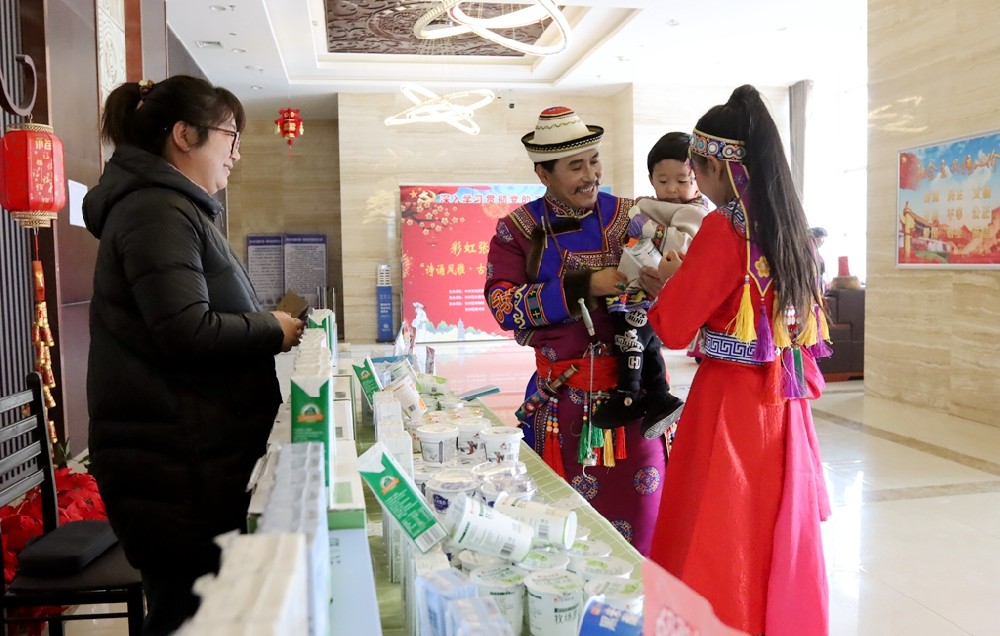 甘肅傳祁乳業(yè)為張掖市紀念“三八”婦女節(jié)115周年大會提供友情贊助