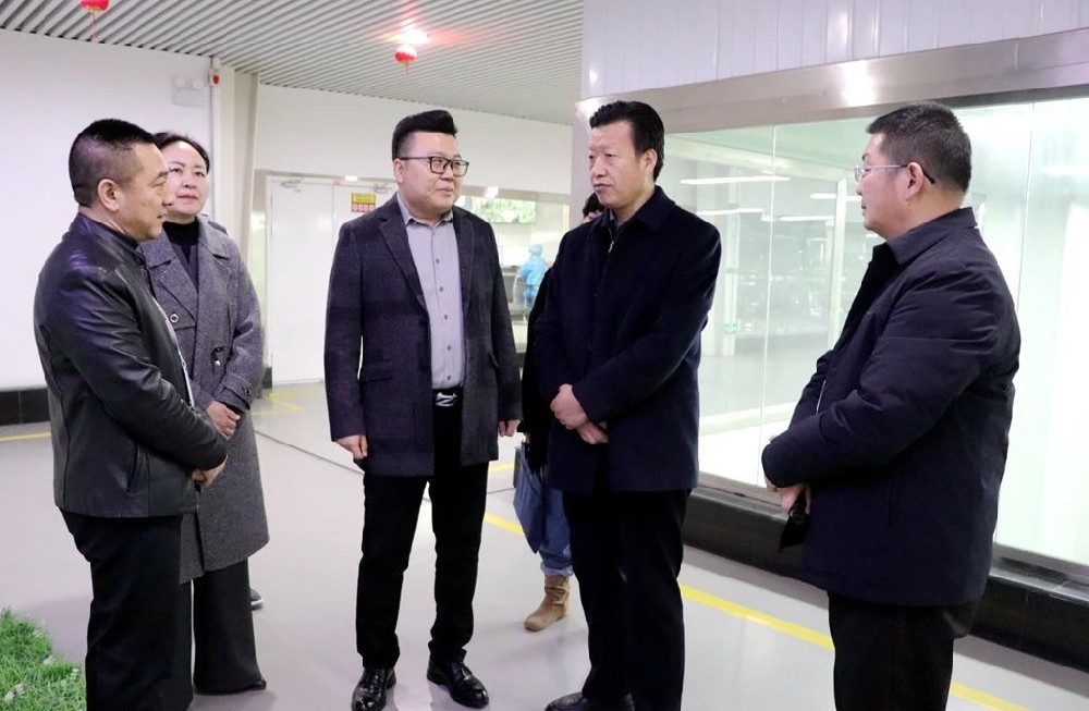 市委統(tǒng)戰(zhàn)部副部長、市工商聯(lián)黨組書記郝文年到甘肅傳祁乳業(yè)調(diào)研