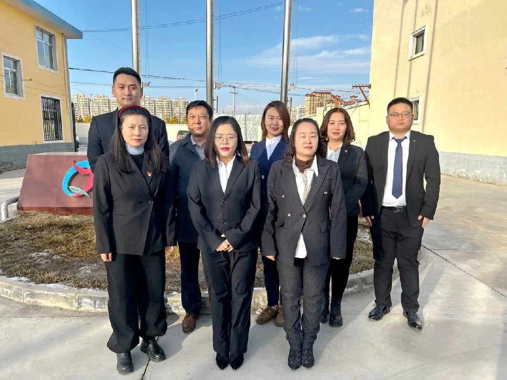 砥礪前行共奮進(jìn)，團(tuán)結(jié)一心向前進(jìn)