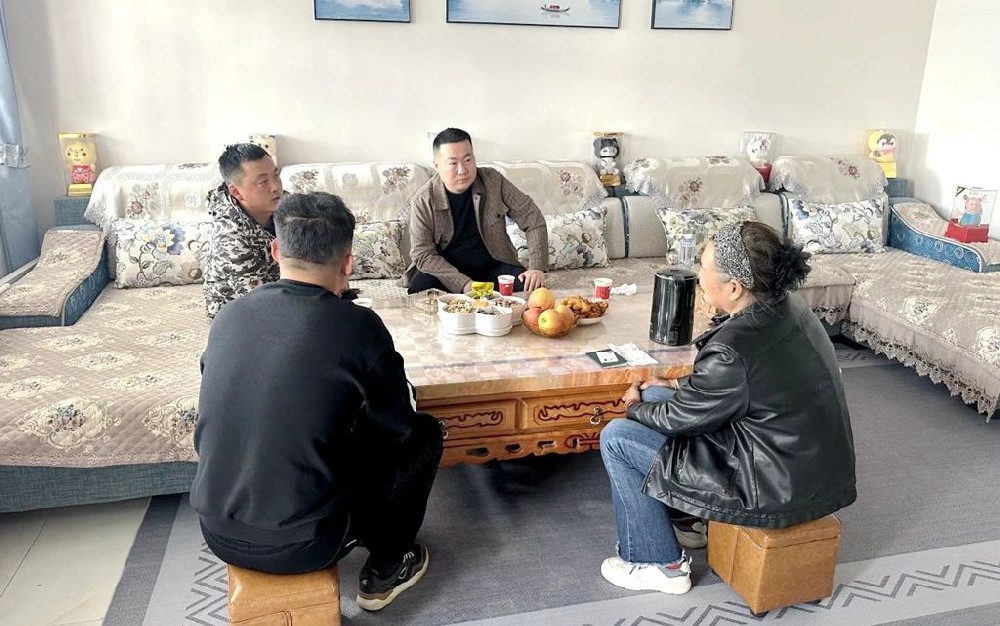 家訪送真情，關(guān)懷暖人心