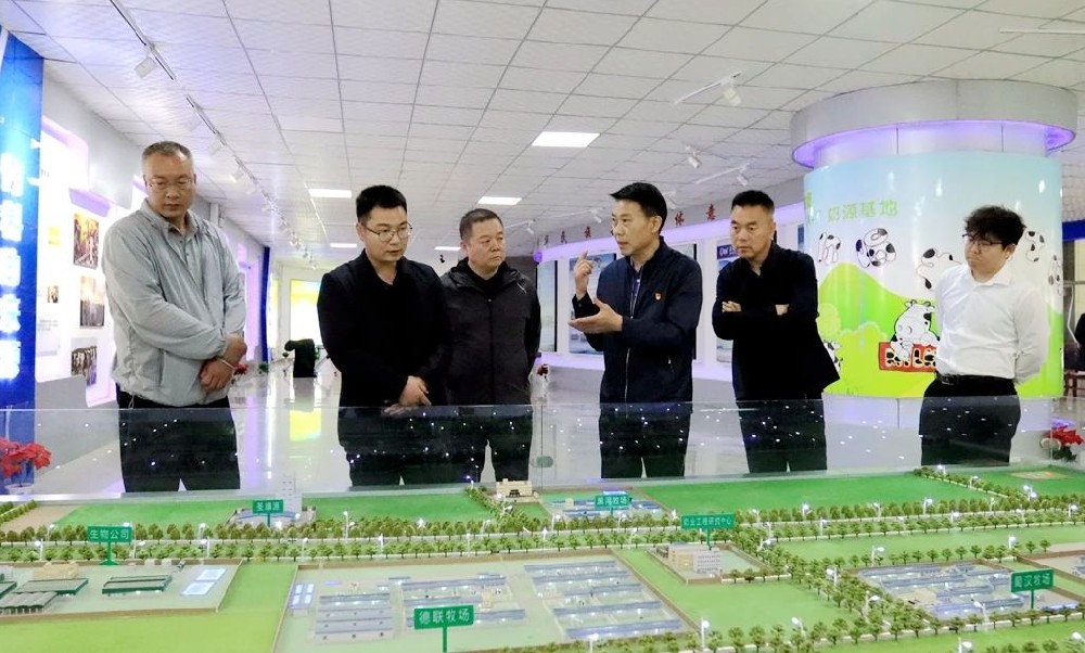 新疆維吾爾自治區(qū)阿勒泰農(nóng)業(yè)發(fā)展集團(tuán)考察團(tuán)到甘肅前進(jìn)集團(tuán)考察