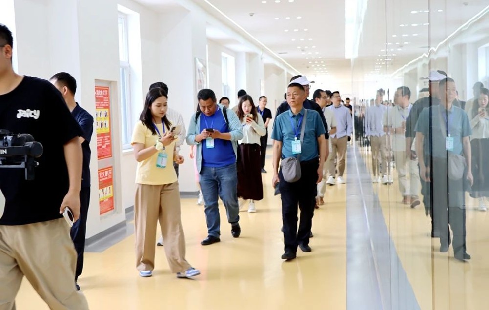 全國(guó)重點(diǎn)網(wǎng)絡(luò)媒體齊聚甘肅傳祁甘味乳業(yè)共探生態(tài)與產(chǎn)業(yè)融合發(fā)展之路?