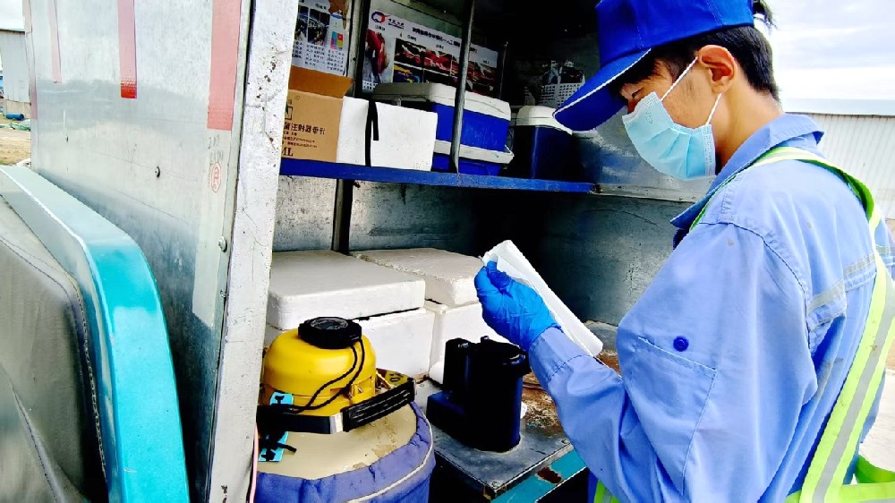 深耕繁育一線，守護(hù)牧場“生命線”