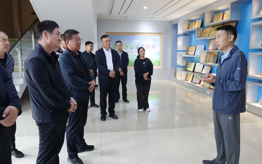 青海省黃南州政協(xié)到甘肅前進集團考察