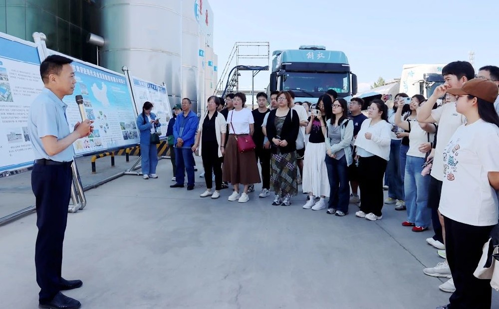 甘農(nóng)大財經(jīng)學(xué)院師生到甘肅前進集團開展教學(xué)實踐活動