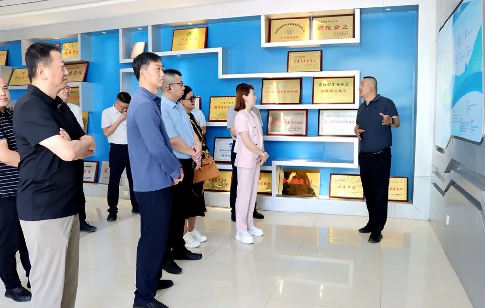 四川央普股份有限公司董事長李愛華帶領(lǐng)考察組到甘肅前進(jìn)集團(tuán)考察