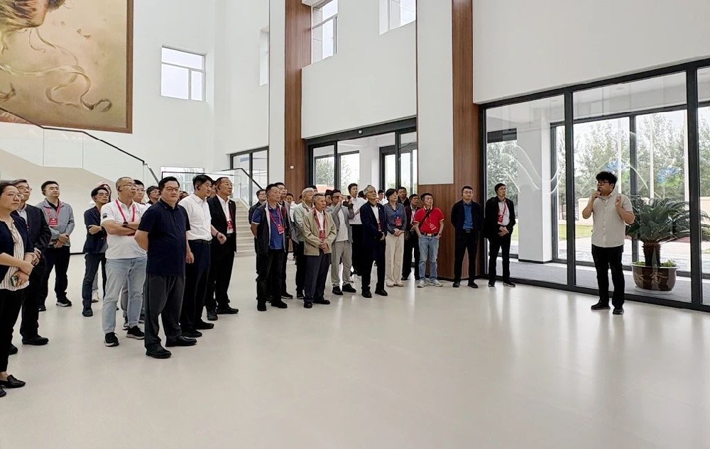 “臺(tái)商隴上行”活動(dòng)考察團(tuán)到甘肅傳祁甘味乳業(yè)參觀考察