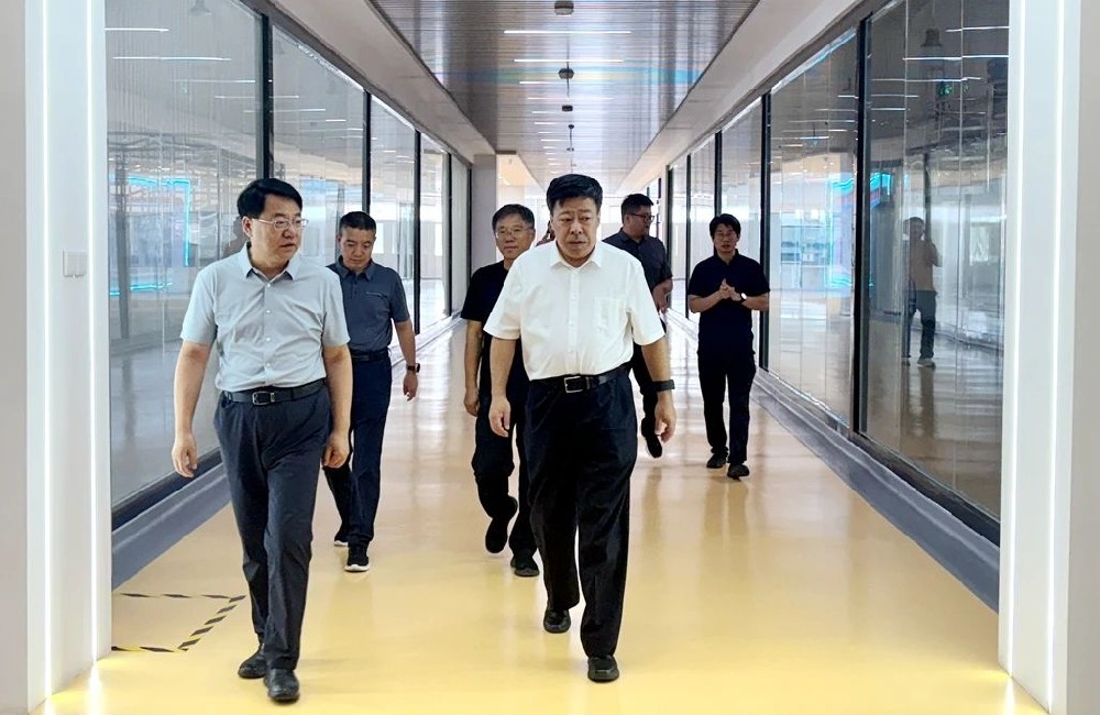 全國(guó)畜牧總站原站長(zhǎng)時(shí)建忠到甘肅傳祁甘味乳業(yè)調(diào)研