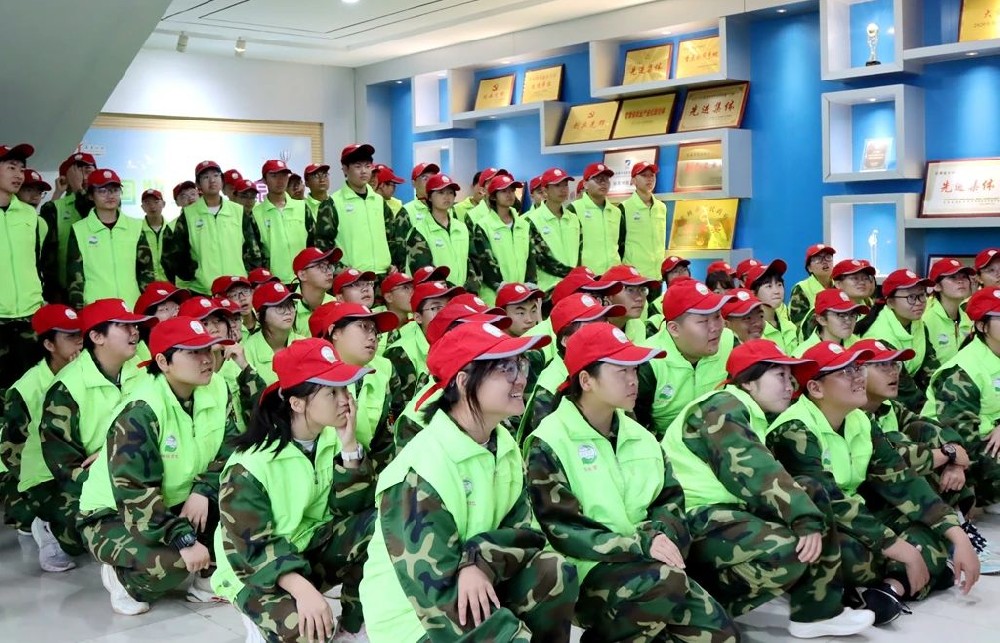 “研”途遇見美好，“學(xué)”中收獲成長——張掖市實驗中學(xué)學(xué)生到前進(jìn)牧業(yè)開展研學(xué)活動