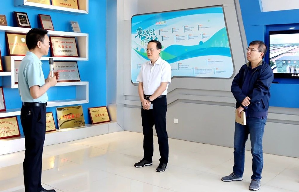 中華職業(yè)教育社副總干事彭嶺果一行到甘肅前進(jìn)集團(tuán)調(diào)研