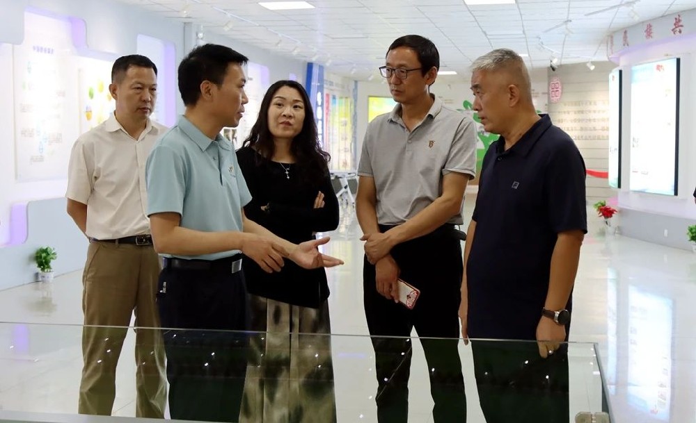 省政府駐京辦天津聯(lián)絡(luò)處考察組到甘肅前進集團考察